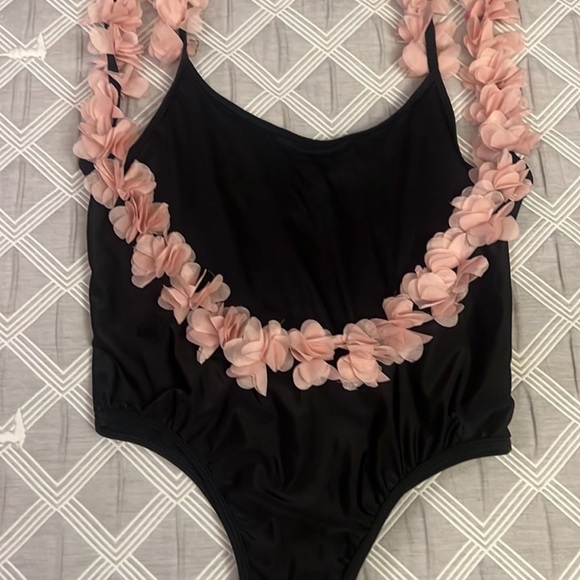PrettyLittleThing Black One Piece with Pink Floral Straps - Picture 3 of 6